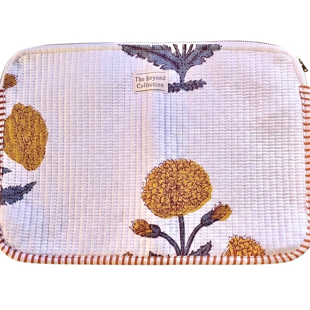 NWOT Quilted Floral Pouch